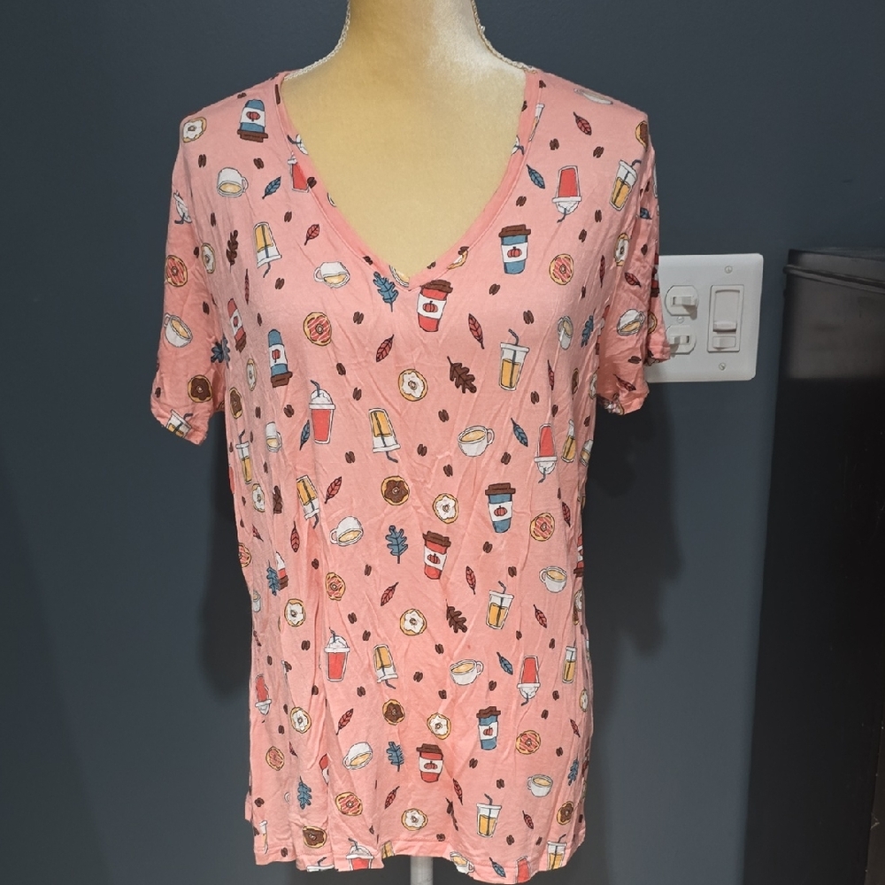 Celebrate Together Pink V‑Neck SS Tee with Coffee & Pastry Autumn Print Sz XL